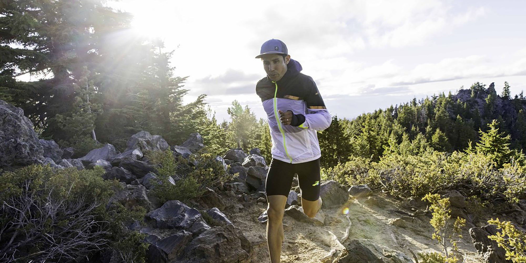 Mario Mendoza running on a trail