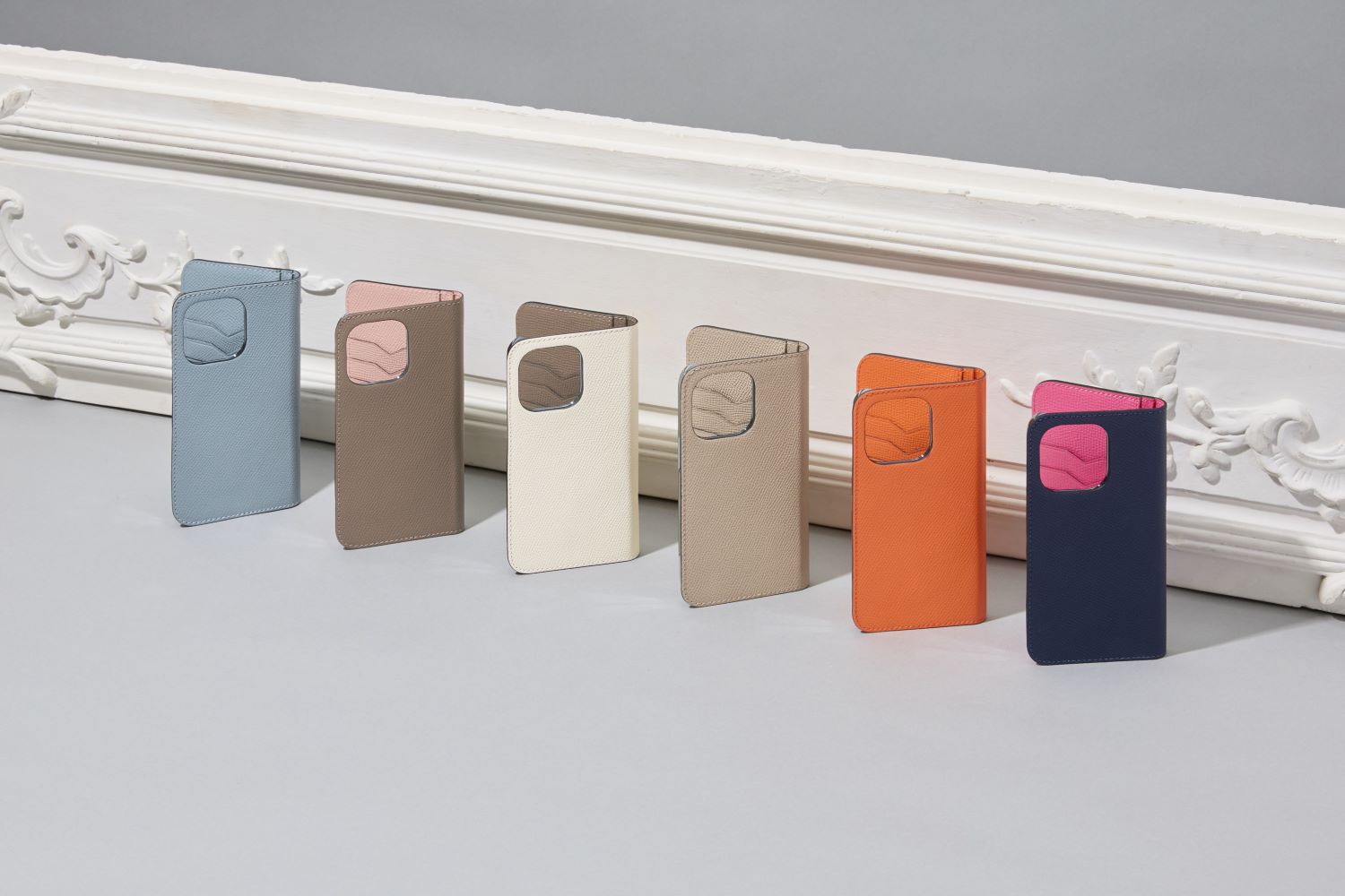 High-quality BONAVENTURA leather cases to demonstrate the variety of protection options for different models.