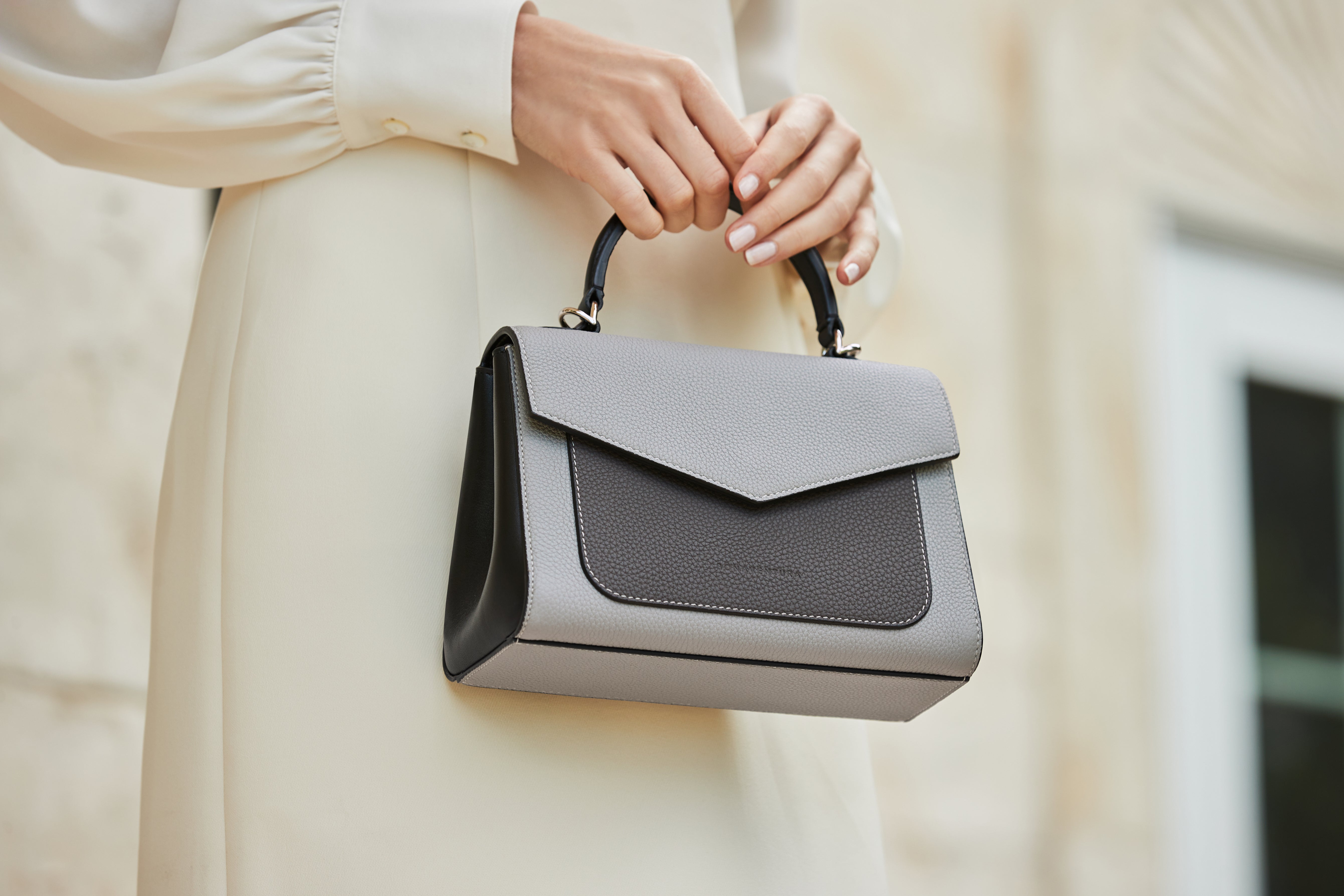 The high-quality Laura bag from BONAVENTURA made of fine Fjord full-grain leather.