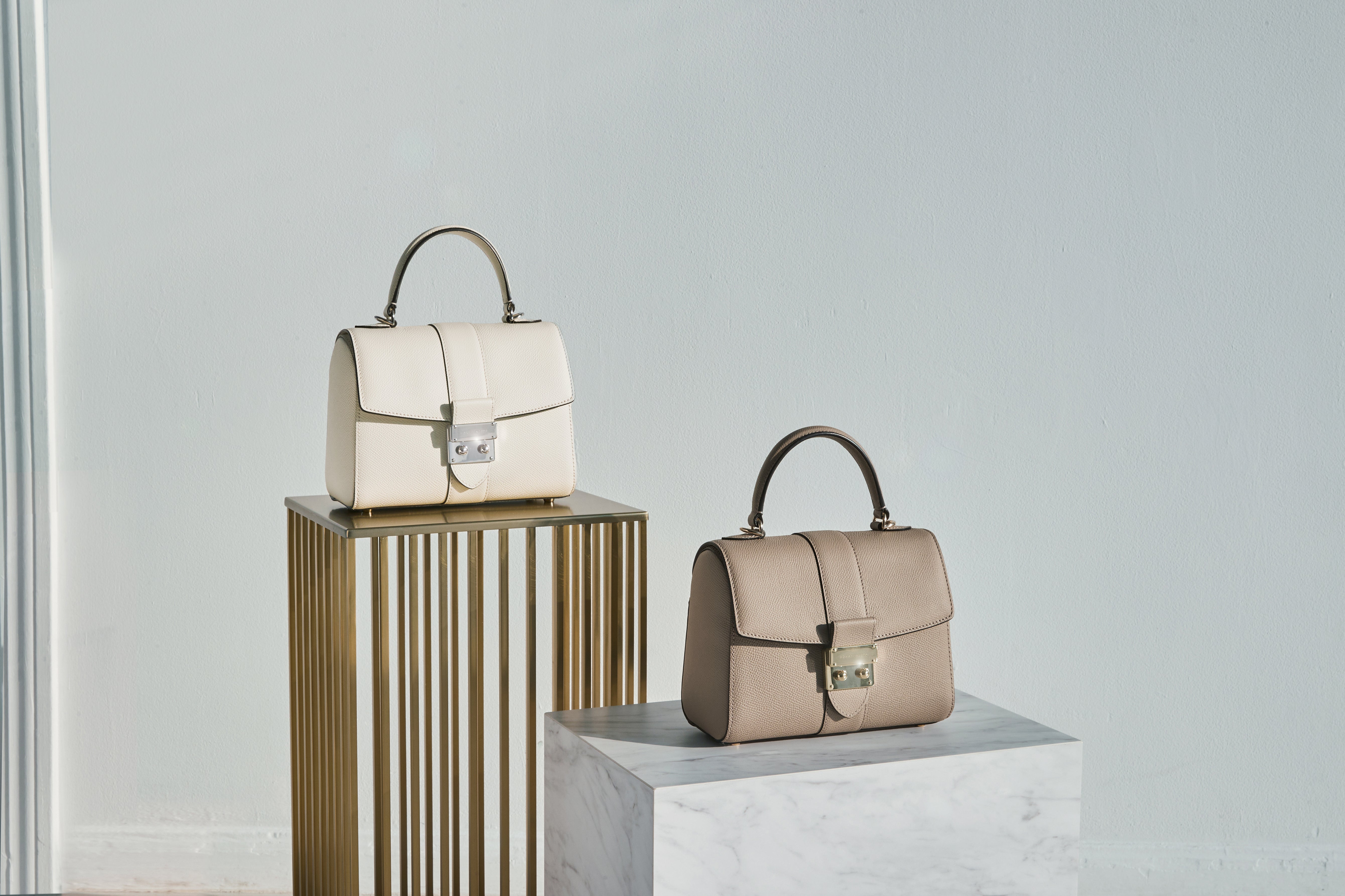 The new iconic Anna Bag by BONAVENTURA made of noble Noblessa leather in two color variations.