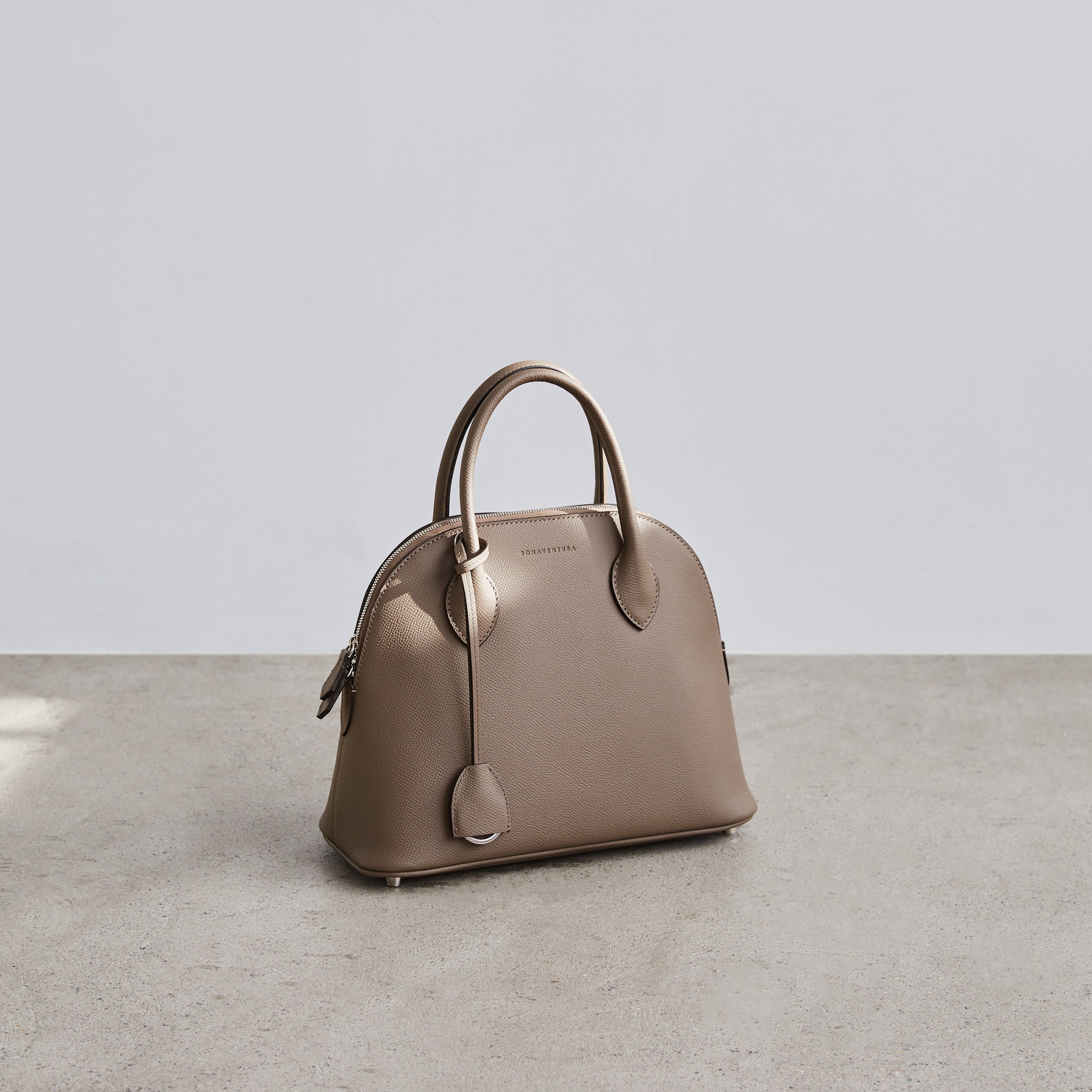 Noblessa Emma Bag, which impresses with the elegant design and high quality.