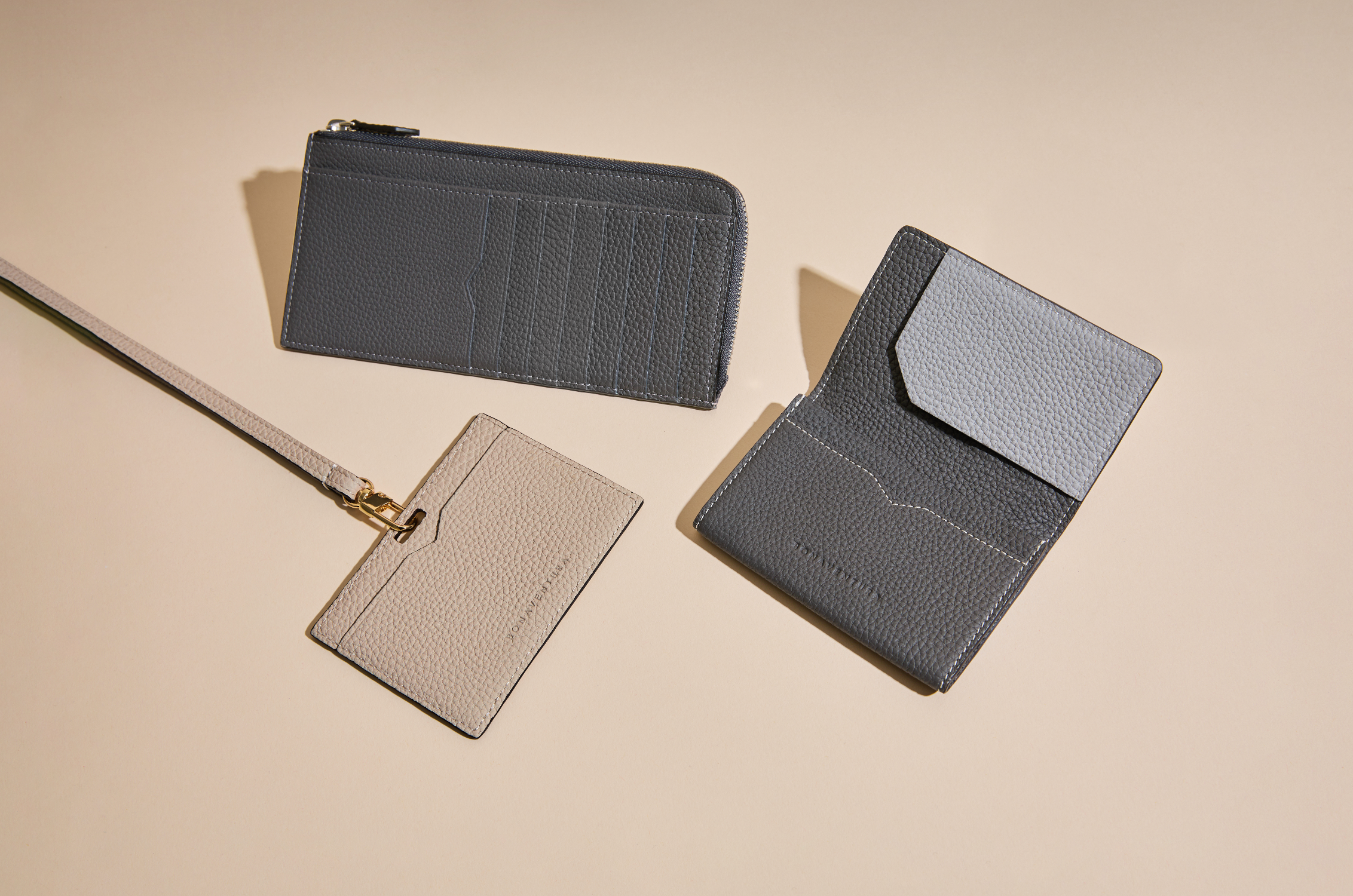 A selection of high-quality men's leather accessories, such as cardholders and wallets from BONAVENTURA.