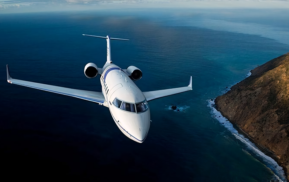  Bombardier Challenger over the Irish Sea