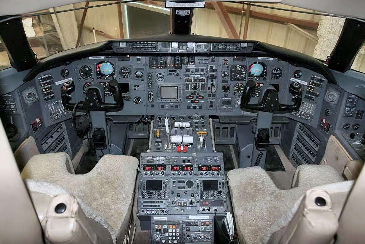  Bombardier Challenger 600 Cockpit