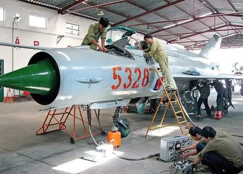 MIG-21 maintenance