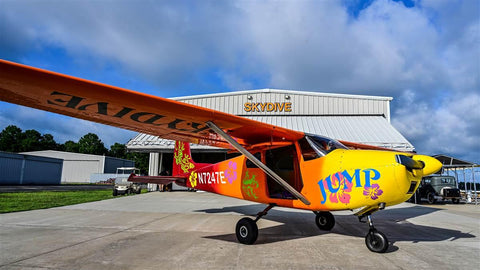 Cessna 172 used for skydiving