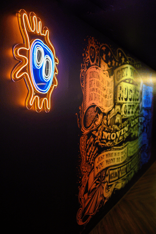 led-neon-sign-the-hydeout-ovo