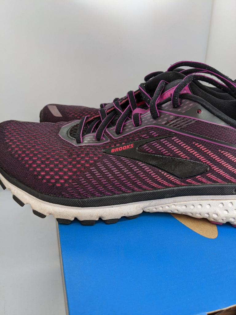 brooks ghost size 11 womens