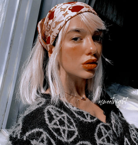 dua lipa blonde. 