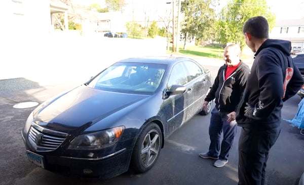 Larrys checks out the Acura RL before detailing