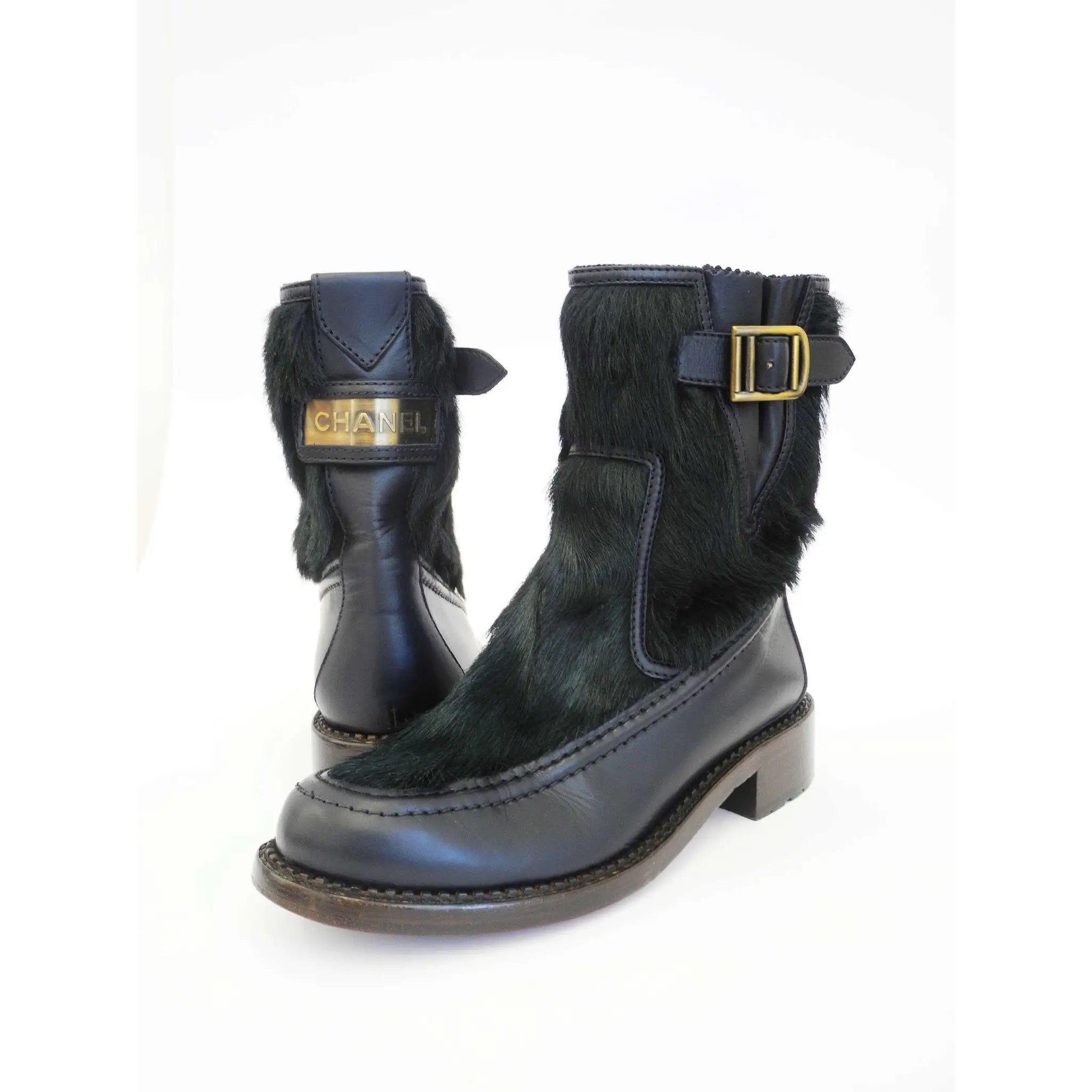 Buckle boots with Chanel fur - Comptoir Vintage