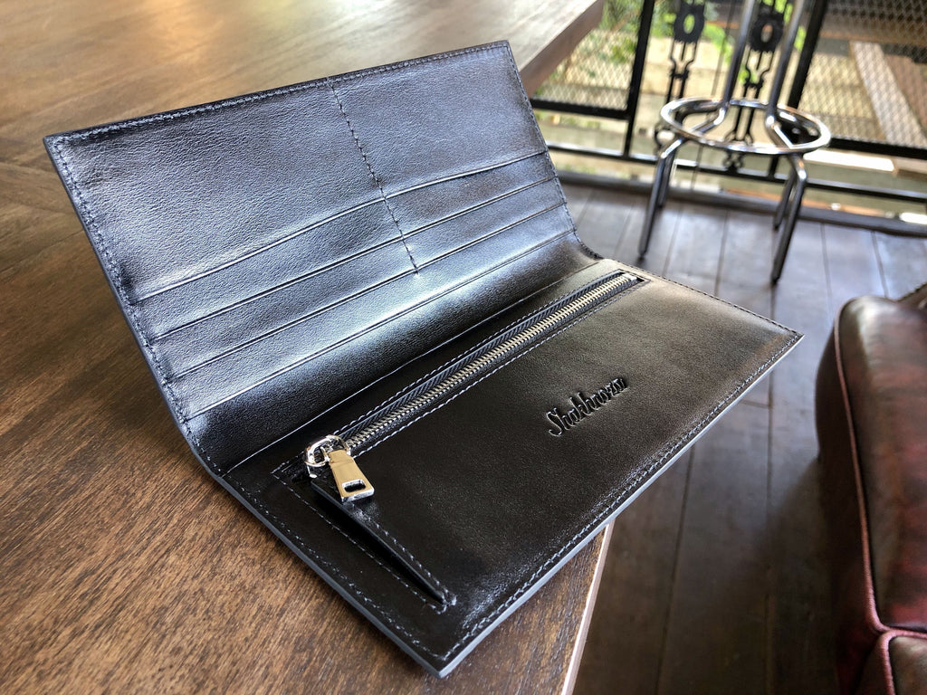 マット加工クロコダイルレザーブラックの薄型長財布 収納