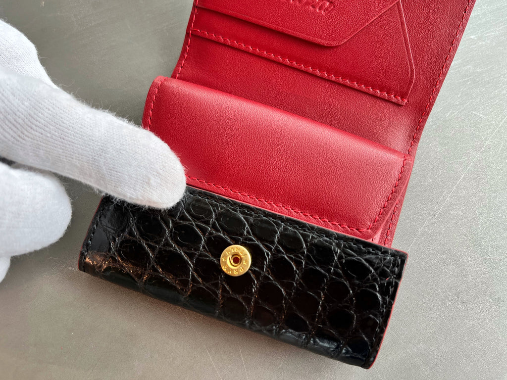 小さいのに十分な収納量のクロコダイル革三つ折りミニ財布