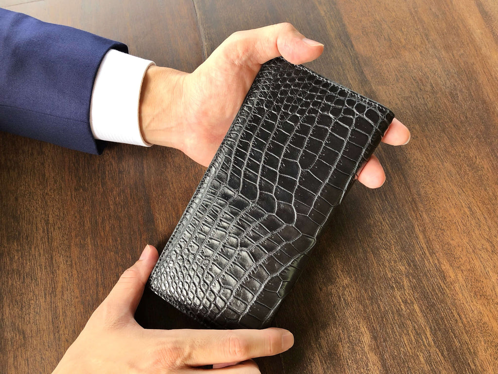 マット加工クロコダイルレザーブラックの薄型長財布 外観