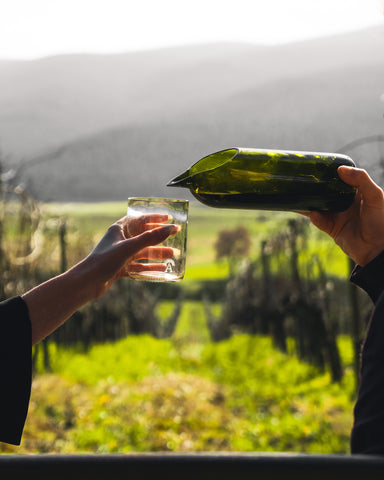 Brocca in vetro riciclato per acqua