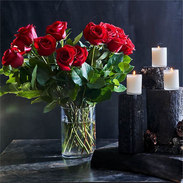 The Red-Carpet Bouquet and Candle Set