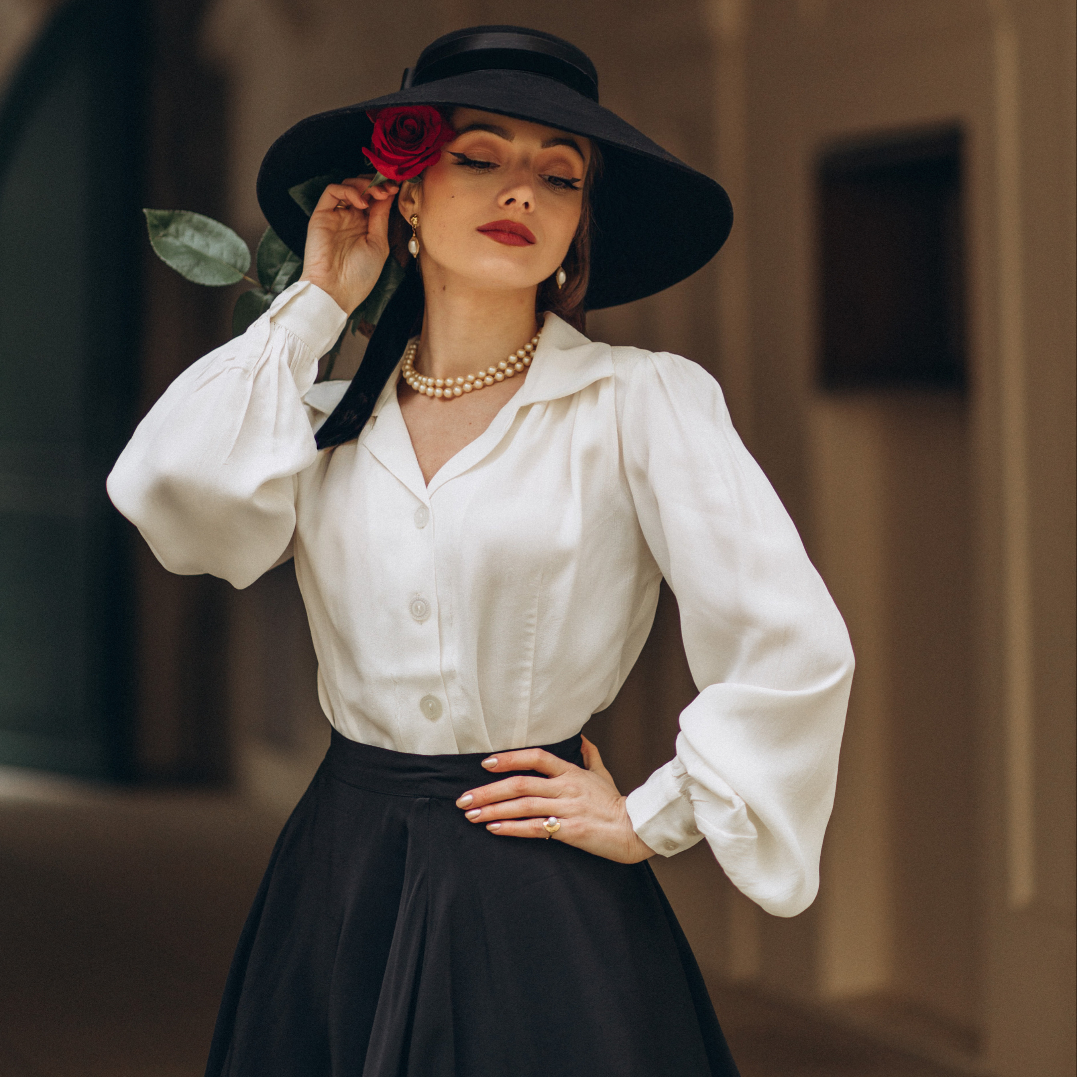 The　Blouse　Women's　in　Bloomsbury　Poppy　Style　Classic　1940s　Blouse　of　Cream　Seamstress