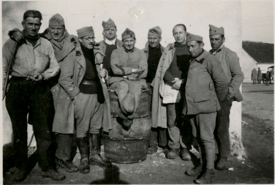 or during his mobilization in the 47th Engineering Company, circa 1940. - © Collection musée Christian Dior, Granville