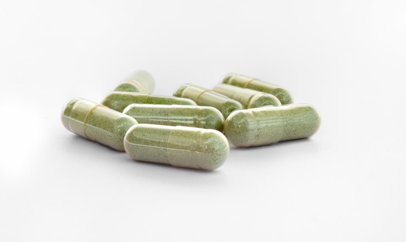 a pile of green supplements preliminary studies randomized controlled trial double blind trial vitamin c normal volunteers immune cells symptomatic andrographis extract