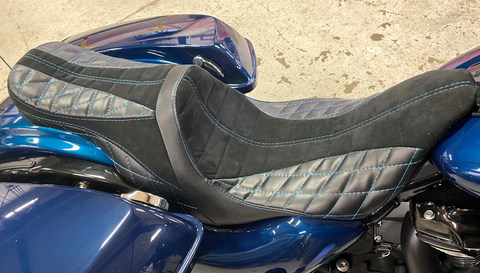 Harley Davidson Street Glide CVO Custom Lowered fram Custom Motorcycle seat