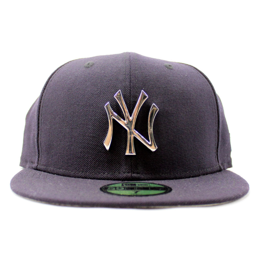 Psychiatrie Interessant Hectare New York Yankees New Era 59Fifty Fitted Hats (METALLIC SILVER BADGE LO –  ECAPCITY