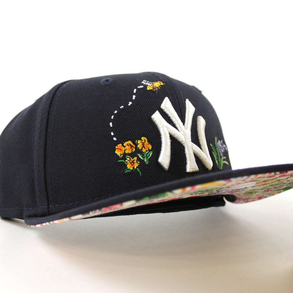 Sjah Doodskaak Ongrijpbaar New York Yankees WATER COLOR FLORAL New Era 59Fifty Fitted Hat (Navy F –  ECAPCITY