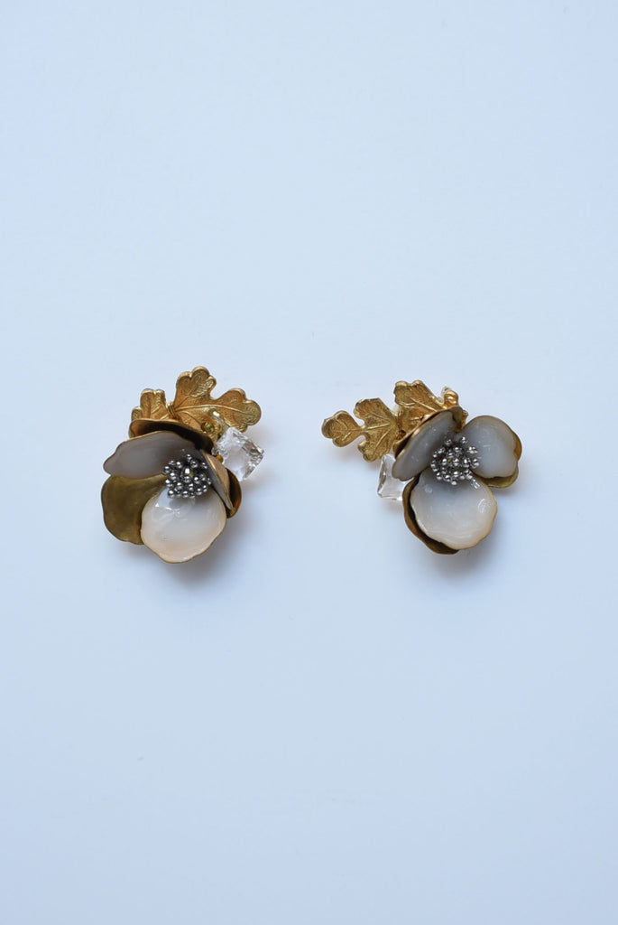 angelique carl stem earring – monshiro official web site