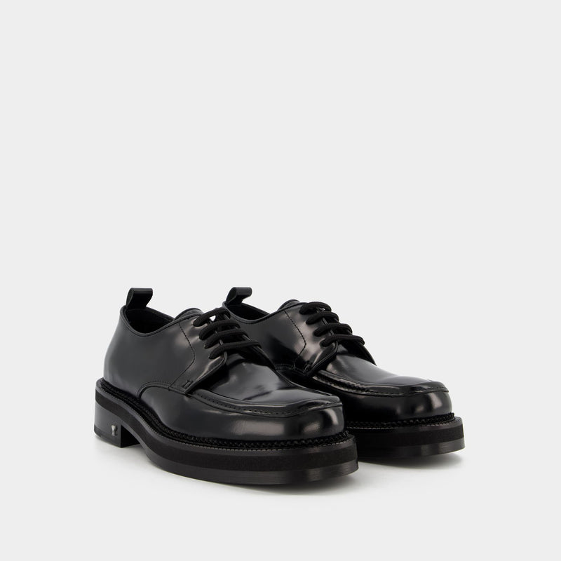 Square-Toe Derbies in Black Leather