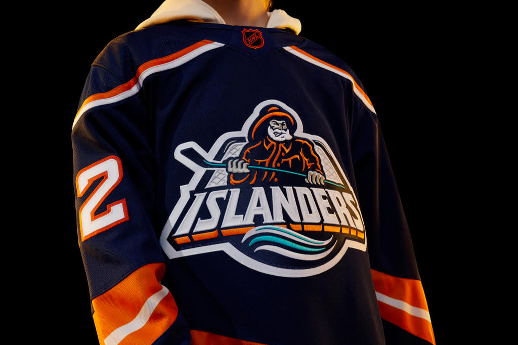 Navy and fisherman. 🎣 The @ny_islanders Reverse Retros sure were clean.  😮‍💨