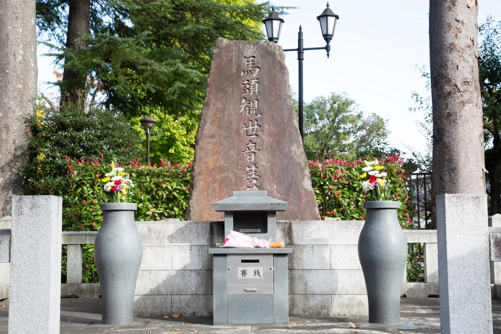 There's also a Batō Kannon (馬頭觀音) statue inside the grounds.