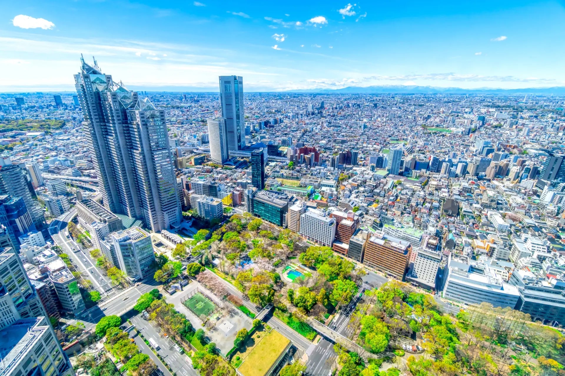 Shinjuku: A vibrant district centered around food and shopping, offering a diverse range of travel experiences.