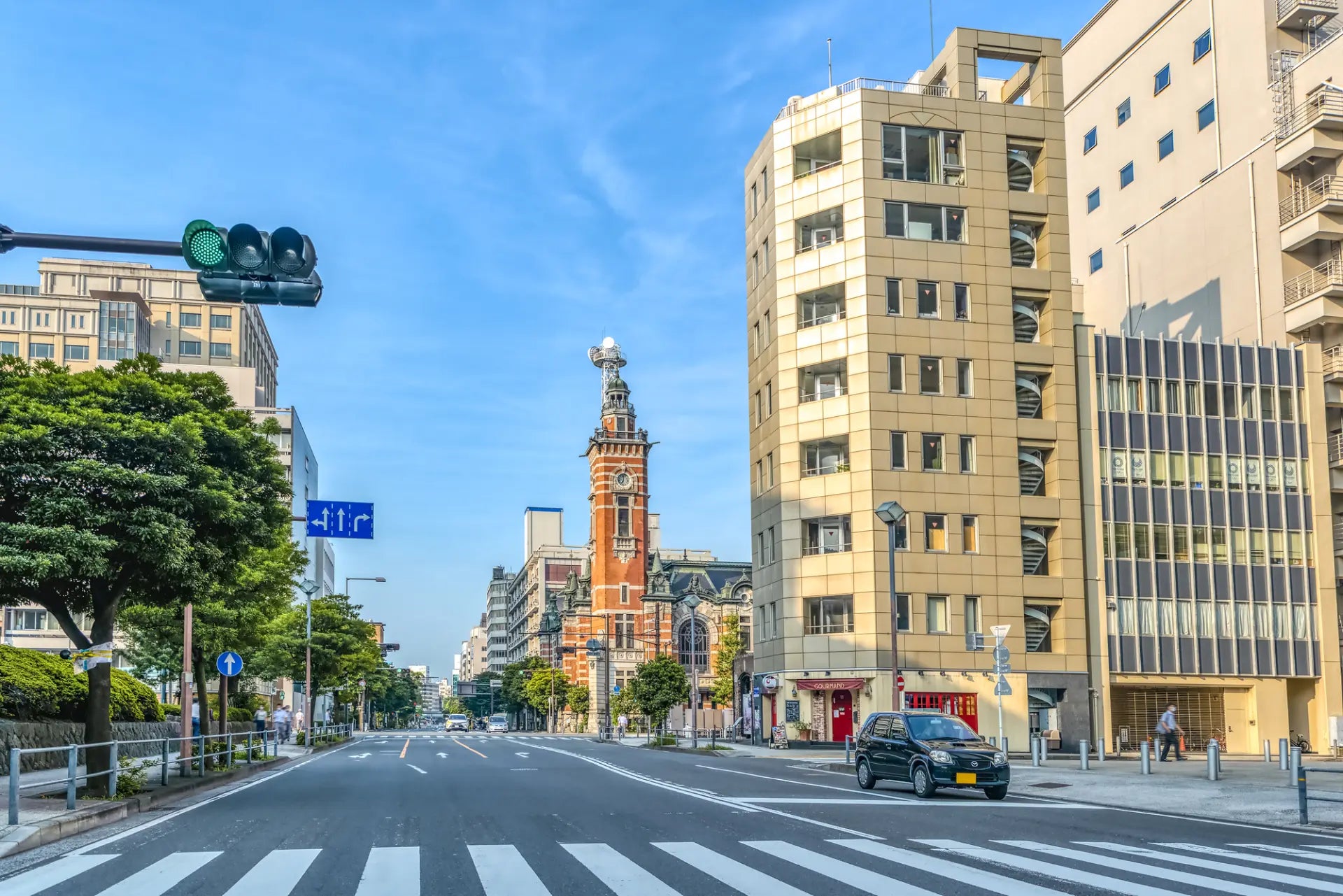 Kannai and Bashamichi Areas: A historical district with numerous sites showcasing the introduction of Western culture.