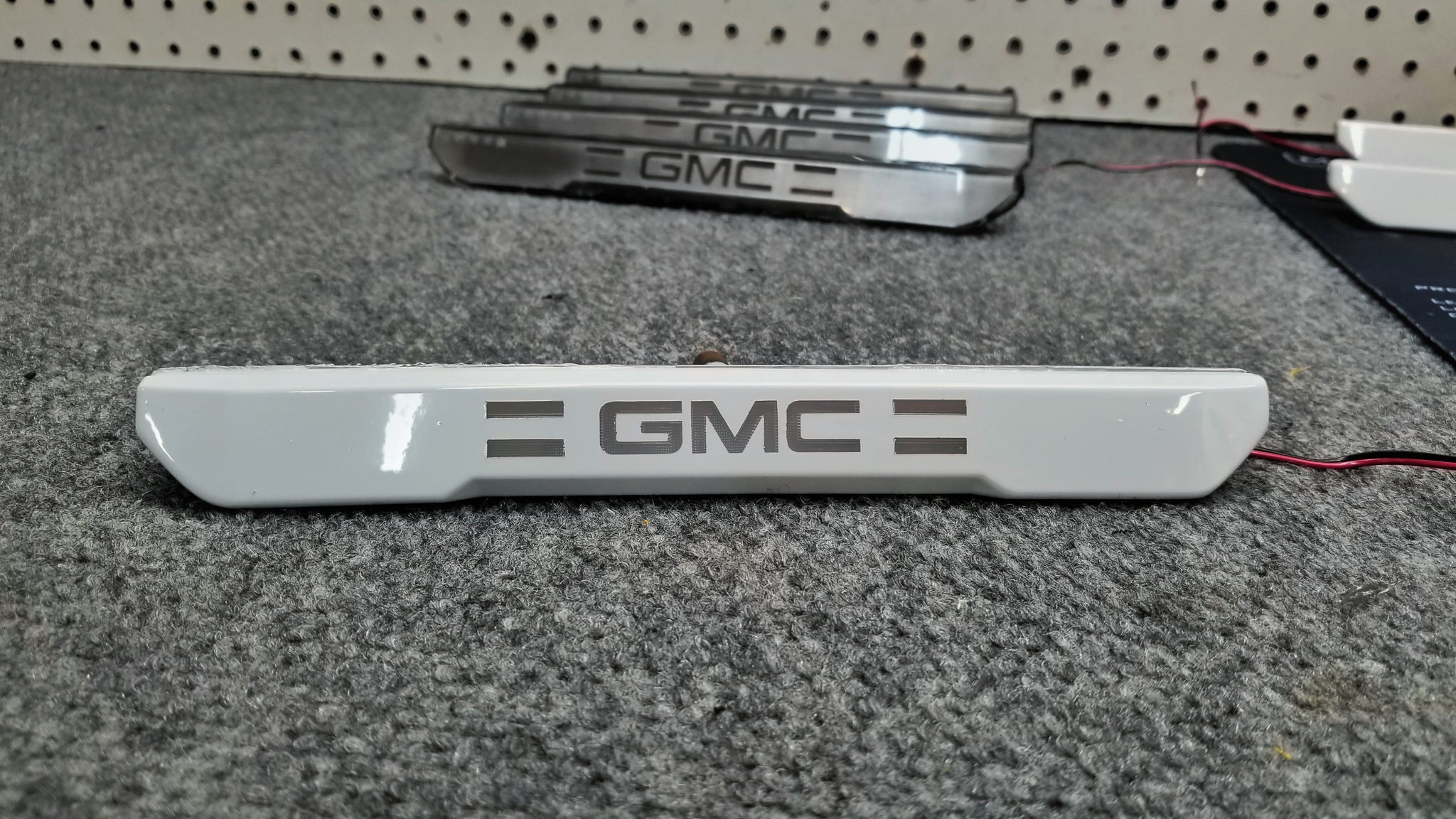 202024 GMC HD Fender lights (GMC logo) Fastheadlights