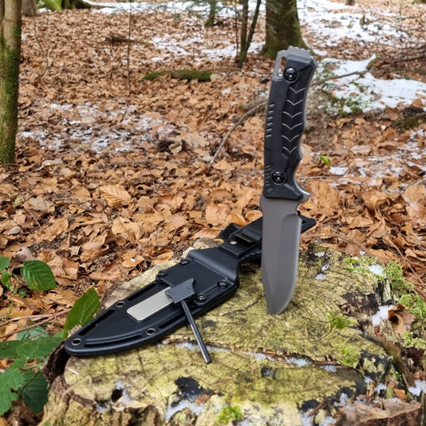 Survival-Messer mit Feuerstahl