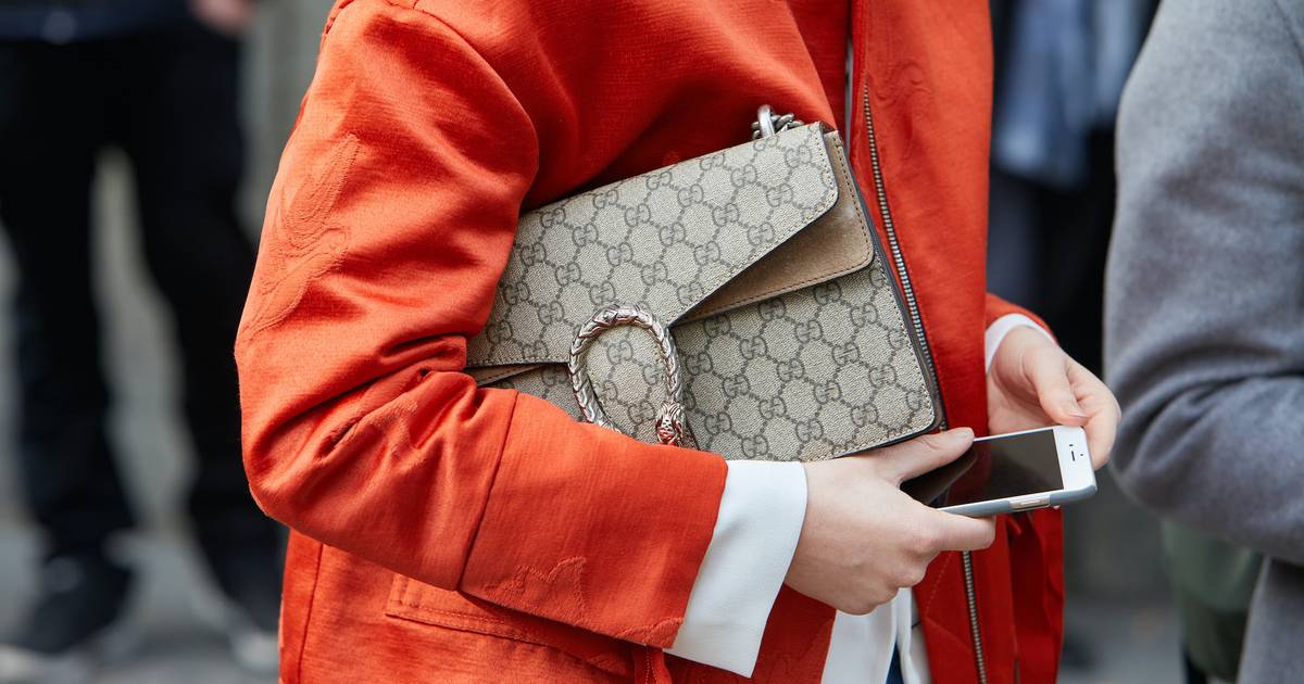 Exploring the Timeless Elegance of the Gucci Dionysus GG Supreme Bag –  LuxUness