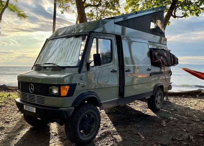 Mercedes 310 4x4 unique Expedition Vehicle