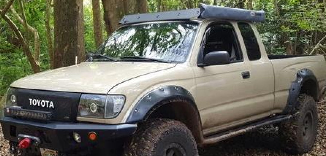 Prinsu Tacoma XtraCab Roof Rack wind fairing