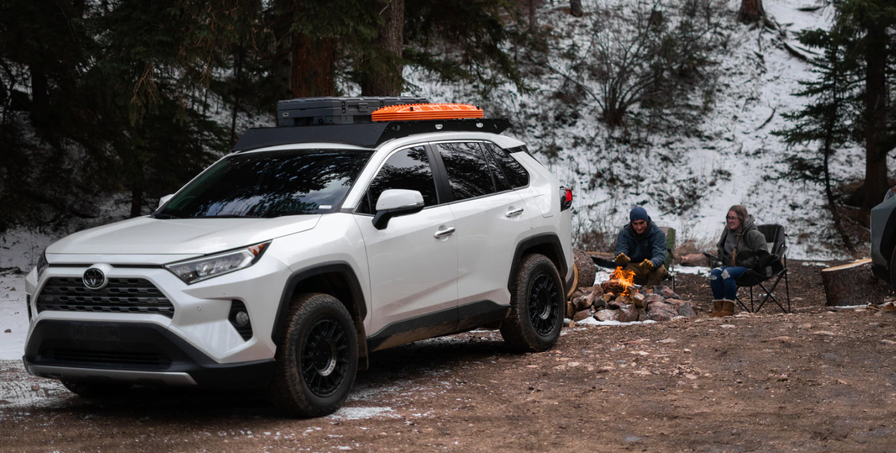 Sherpa Snowmass Roof Rack with a recovery board