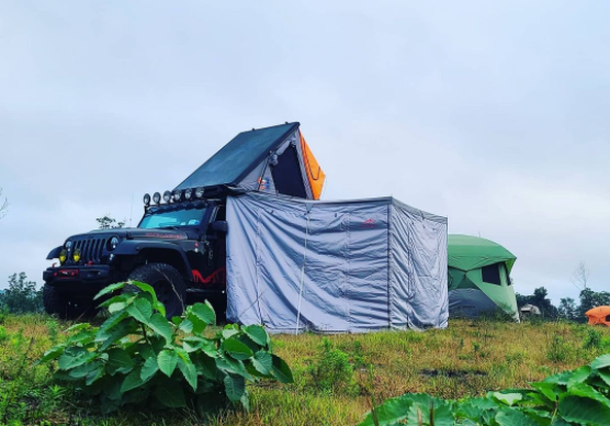 Overland Pros Wraptor 4k with Walls On a Jeep