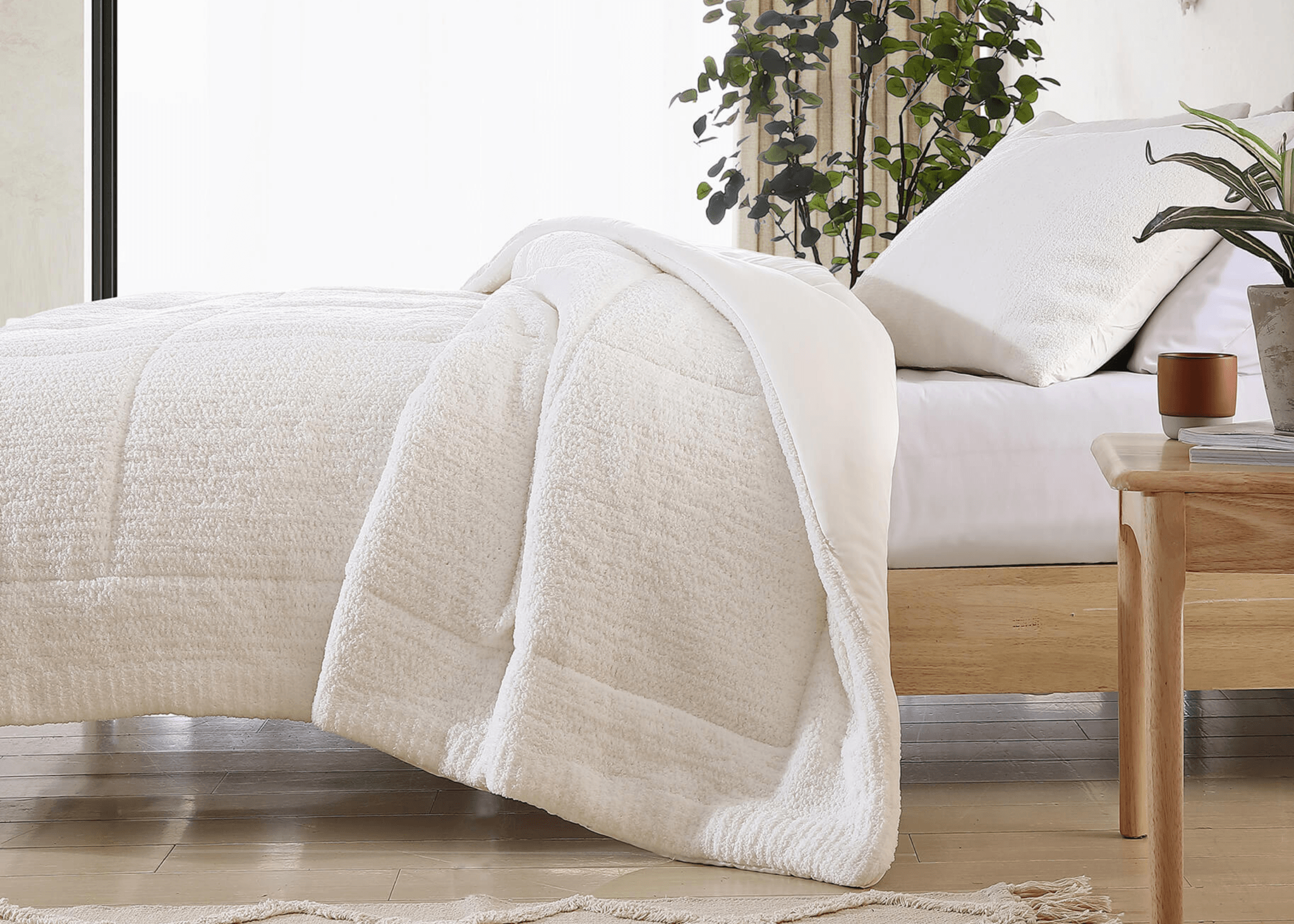 https://cdn.shopify.com/s/files/1/0507/8954/8229/articles/sunday-citizen-snug-quilted-comforter-549438.png?v=1674744397