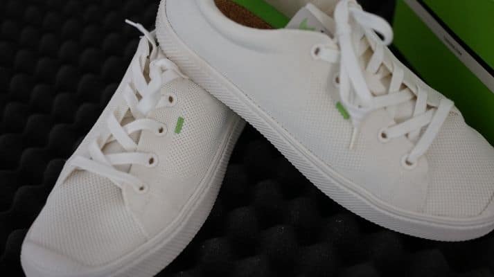 cariuma white knit sneakers