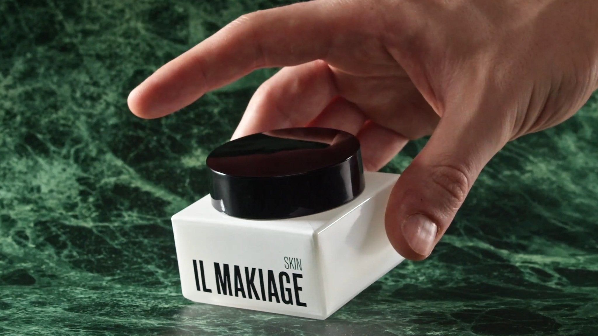 6 Reasons Women Love Men Who Use Il Makiage Skin Care