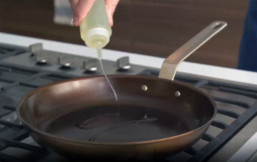 The Misen Pre-Seasoned Carbon Steel Pan is Nonstick Without