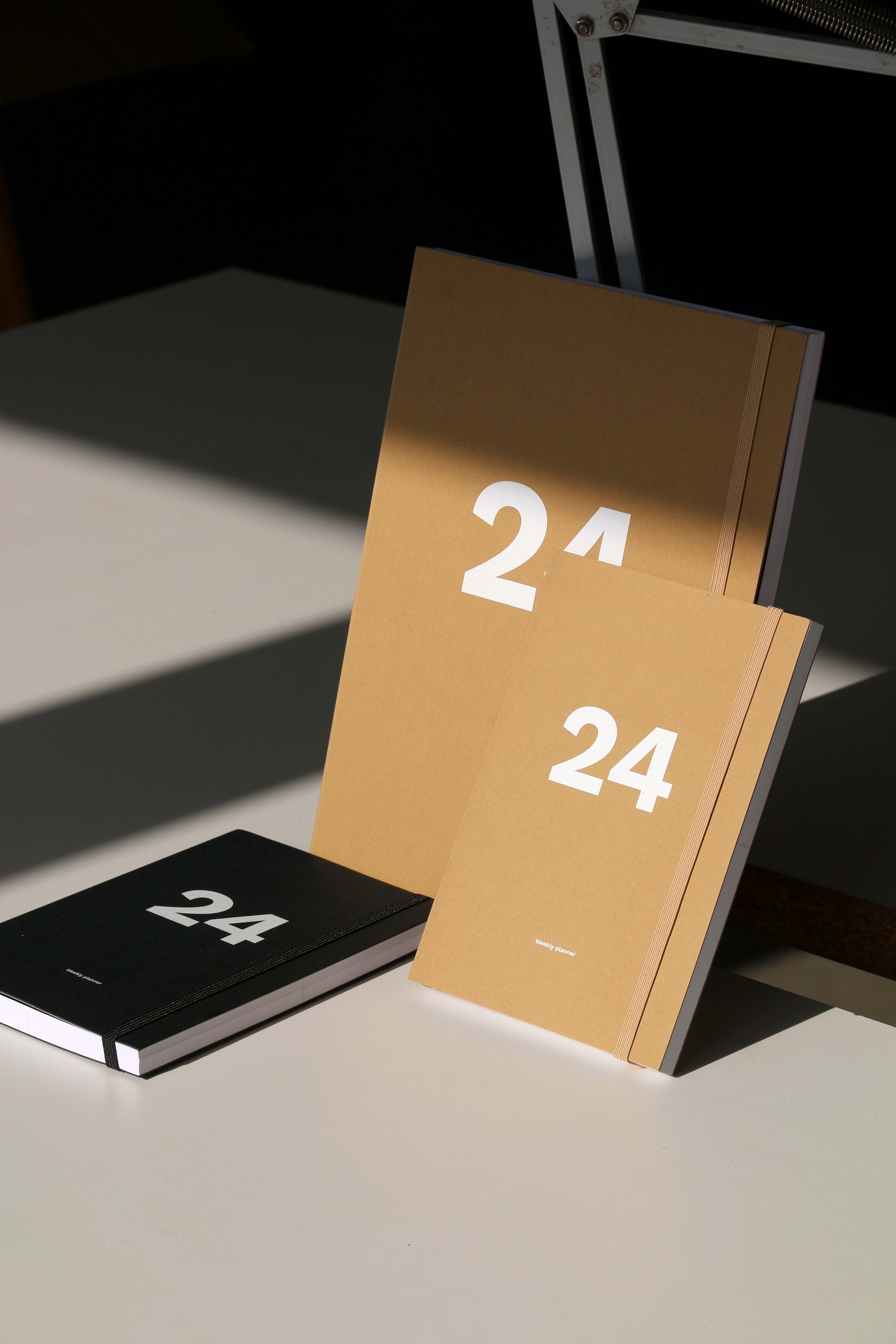 2024 Weekly Planner in French Language Graphic by VietAdamo · Creative  Fabrica