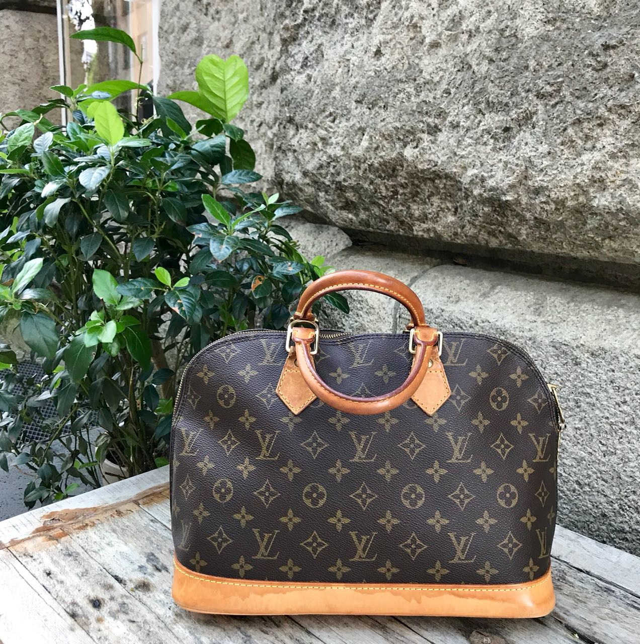 Louis Vuitton Alma