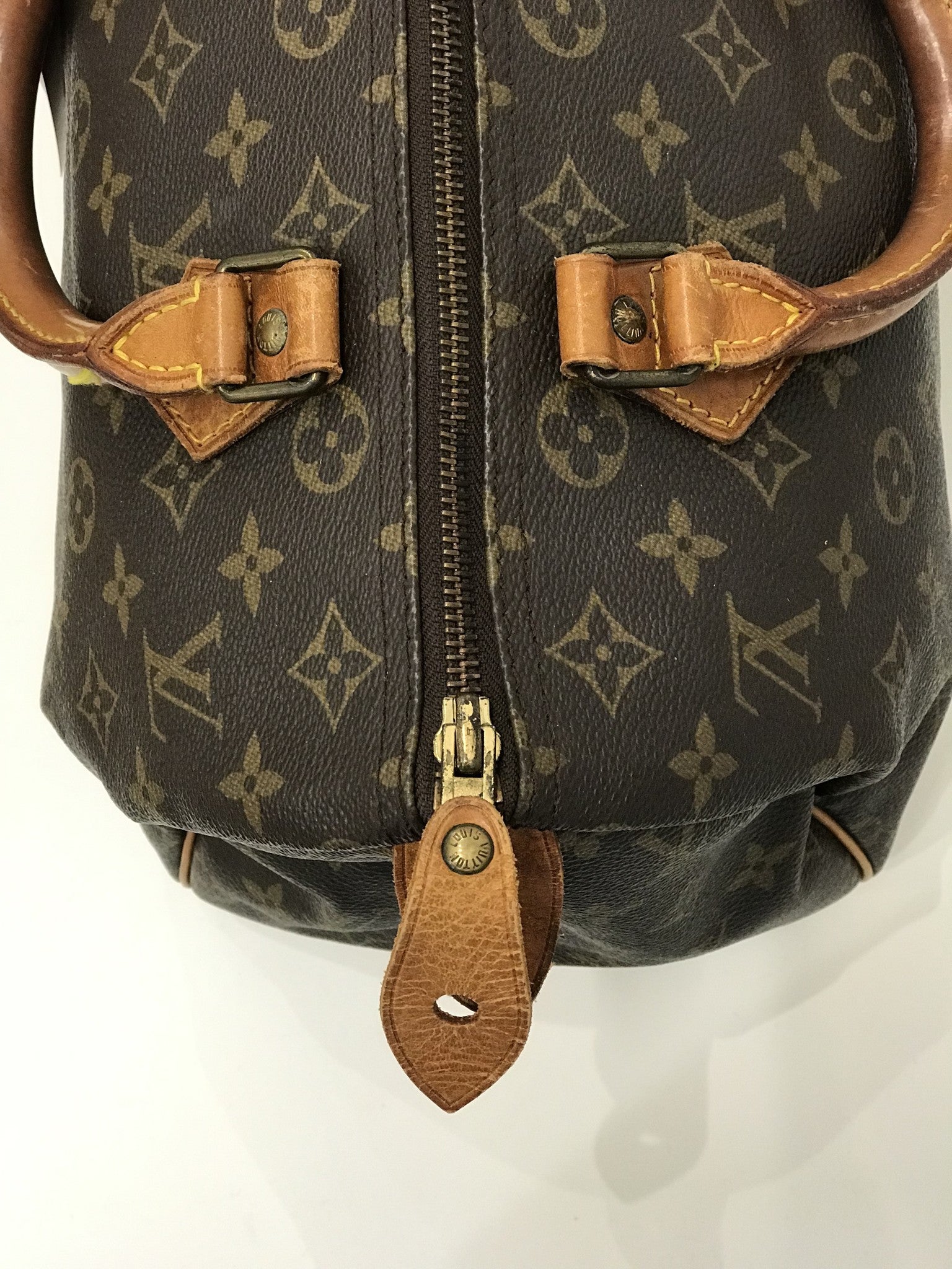 5 Anzeichen einer gefälschten Louis Vuitton Tasche – Revive