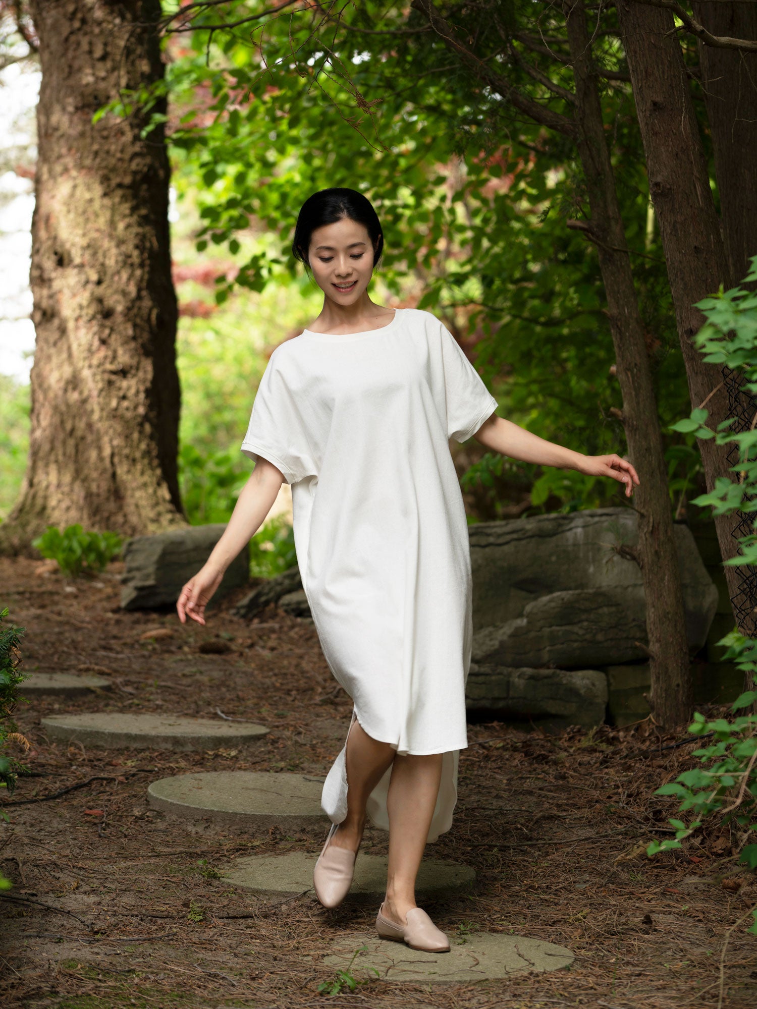 Livia - linen dress with pintucks details and side pockets