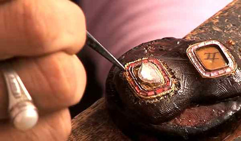 Making of real polki jewellery. Image sourced from CulturalIndia.com