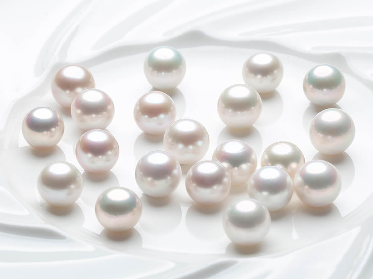 edison loose pearls.jpg__PID:e48d755d-dca9-463e-bee9-f2b27c4e6dfd