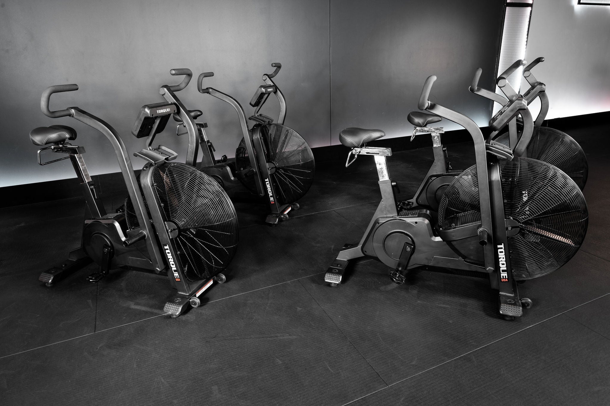 Add the STEALTH AIR™ BIKE
to your Gym’s Arsenal 